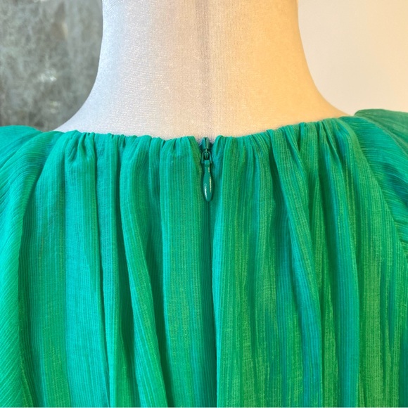 Trina Turk NWOT Flutter Sleeve Cinch Waist Afilia Dress in Emerald Green, Size 4 - Picture 8 of 10